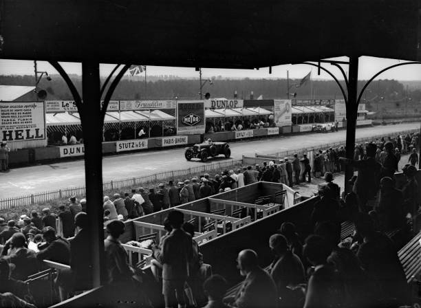 1930 A Crowd Watching The Le Mans 24 Hour Endurance Race Old Photo