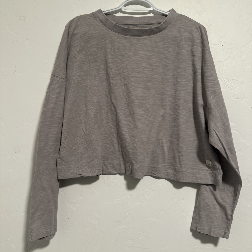 Vuori Womens Light Gray Cropped Crew Neck Long Sleeve Top Size L