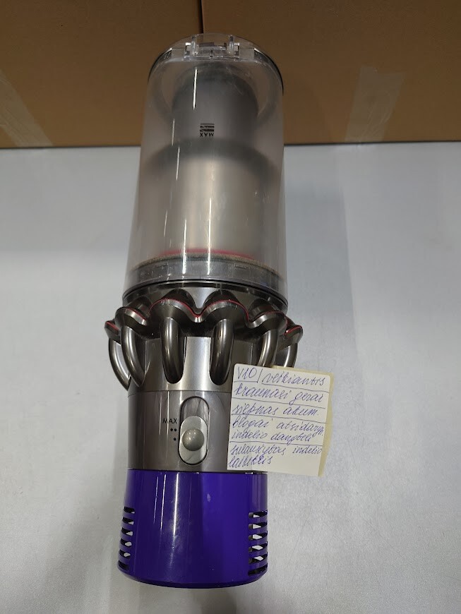Dyson V10 Vacuum Used with Weak Battery and Broken Dustbin