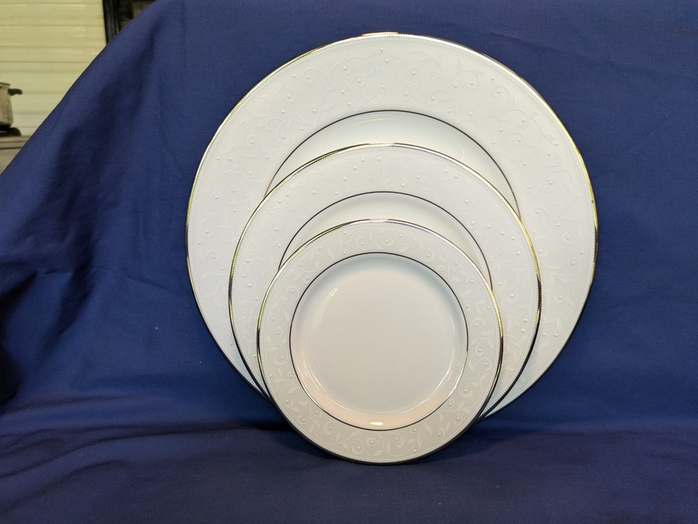 Lenox Opal Innocence 3 Piece Place Setting Dinner- Salad- Bread Plate