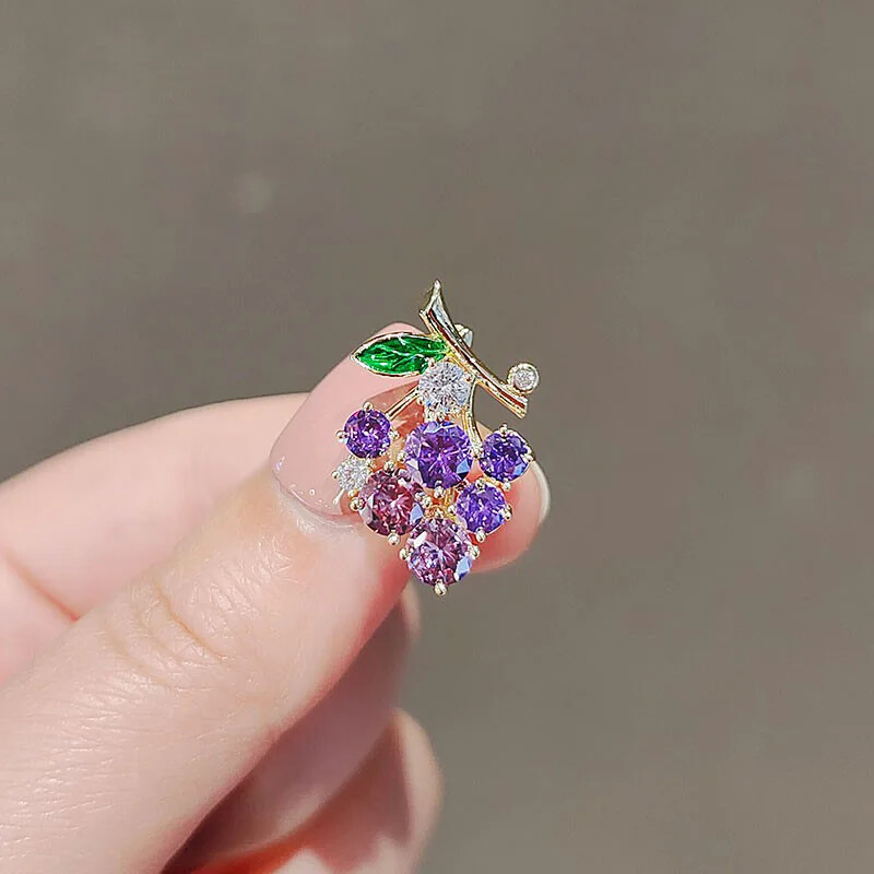 Mini Delicate Grape Brooch Pin Women Tide Temperament  Corsage Badge