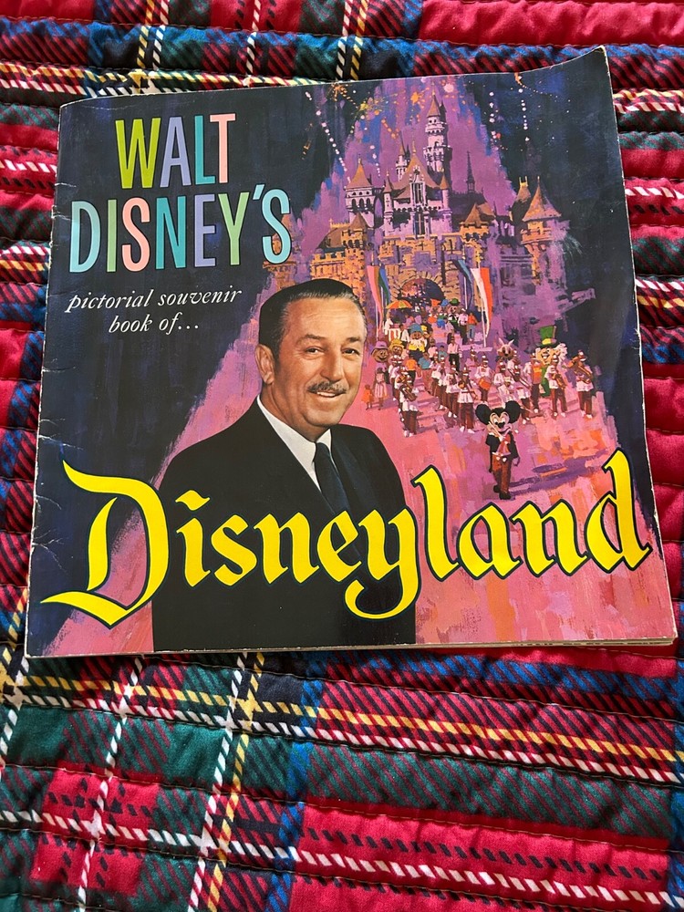 Vintage Walt Disney Disneyland souvenir picture book