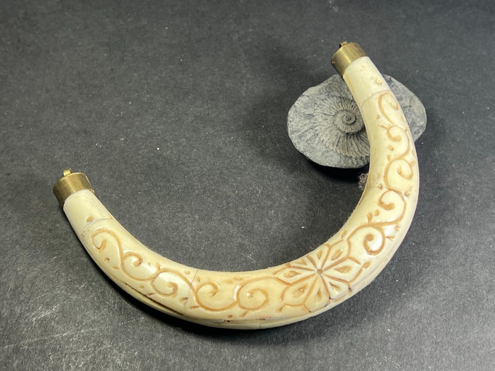 N6421 Hand Carved Horn Tusk Pendant Tribal Boho Ethnic Necklace Brass Caps