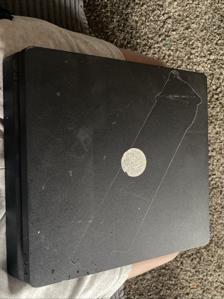 PS4 Slim Used - Minor Scratches in Good Working Condition