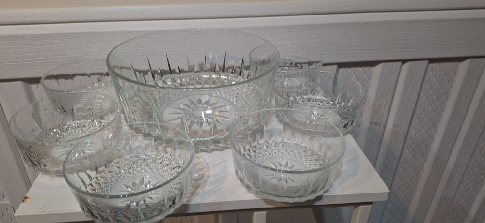Set of 6 Arcocroc France Clear Diamond Pattern Salad Bowls with Serving Bowl