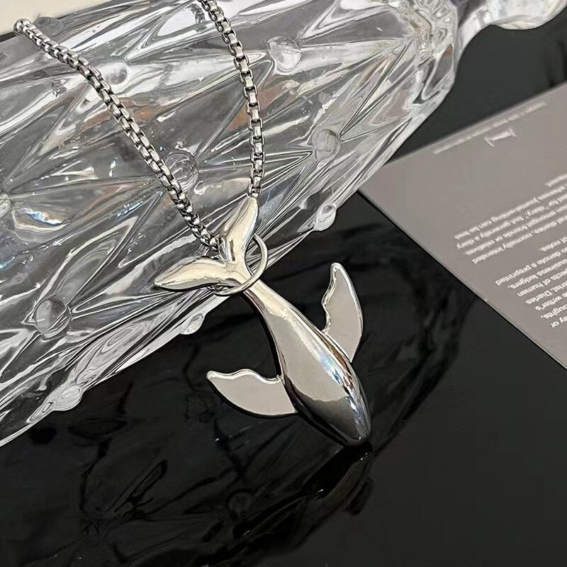 Fashion Whale Titanium Steel Pendant Necklace Exquisite Whale Sweater Chain