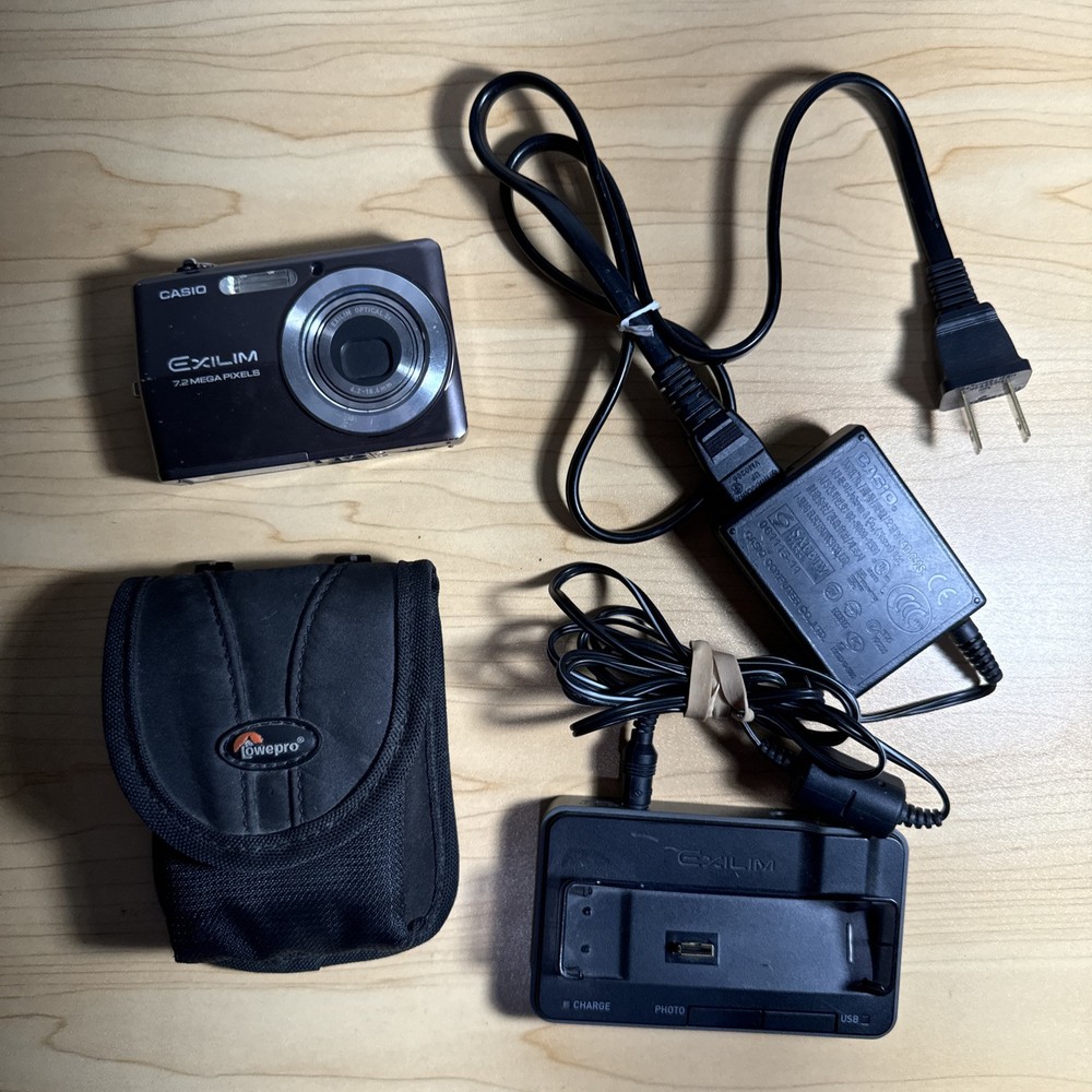 Casio Exilim Digital Camera – With Case & Original Charging Station