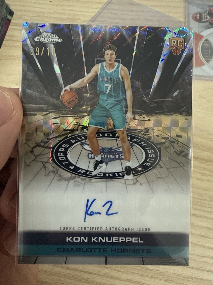 Kon Knueppel 2025 Topps Chrome Sapphire Black Refractor Issue RC Auto #/10 ROY