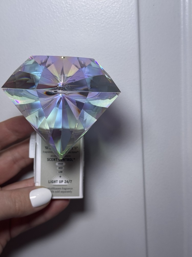 ALL NEW Diamond Wallflower Nightlight Scent Control Plug-In by Bath & Body Works