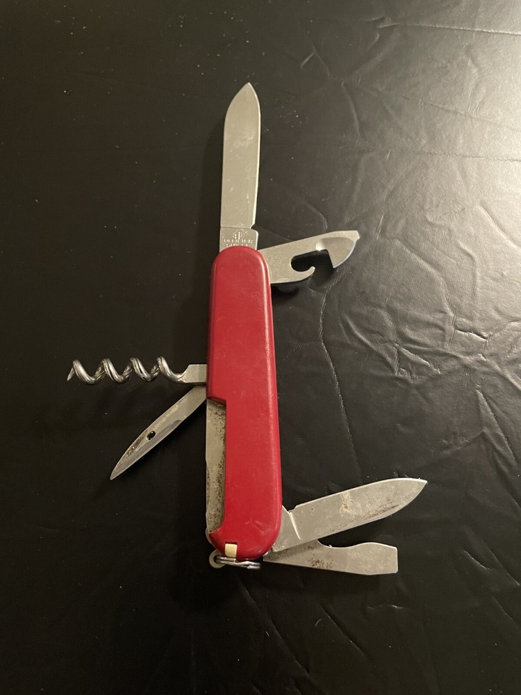 Victorinox Super Tinker Swiss Army Knife with 12 Tools in Red