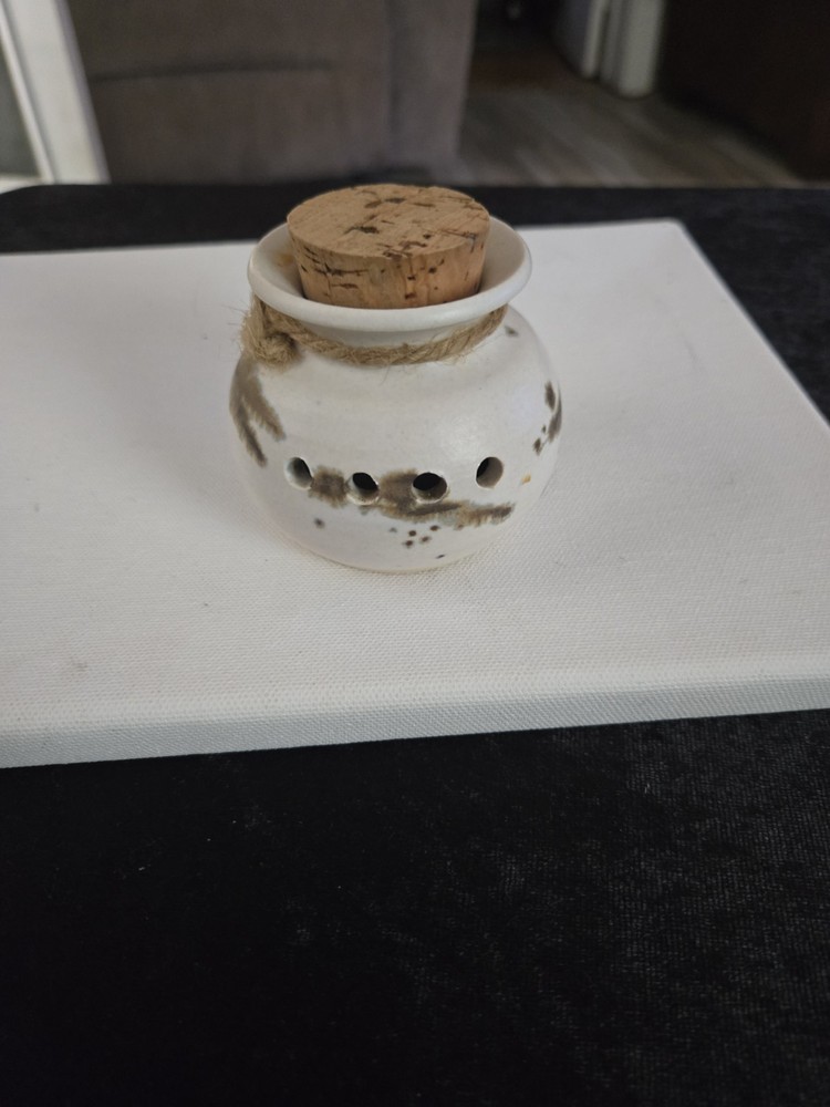Ceramic Essential Oil Potpourri Jar for Fragrant Home Decor