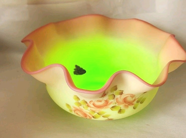 Fenton Pink Burmese Ruffled Edge Roses 8.5