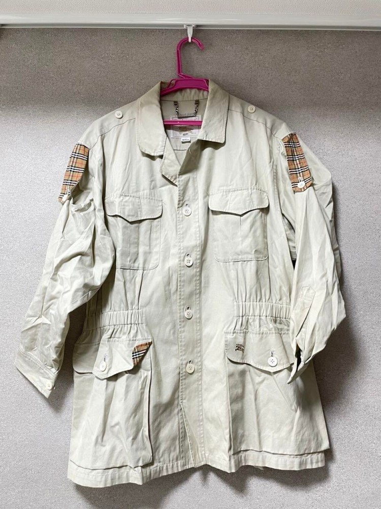 Burberry trench coat Woman from Japan
