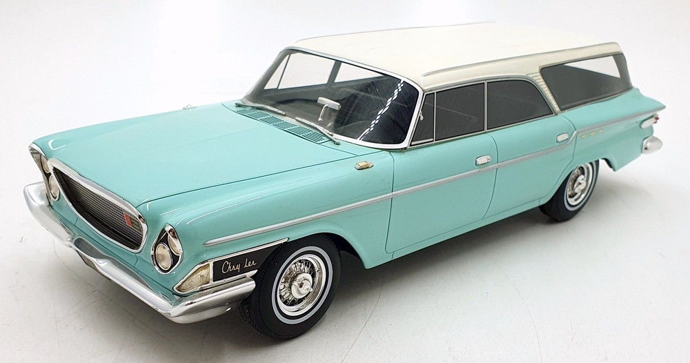BOS Models 1/18 scale BOS277 Chrysler Newport Town Country Wagon Turquoise/White