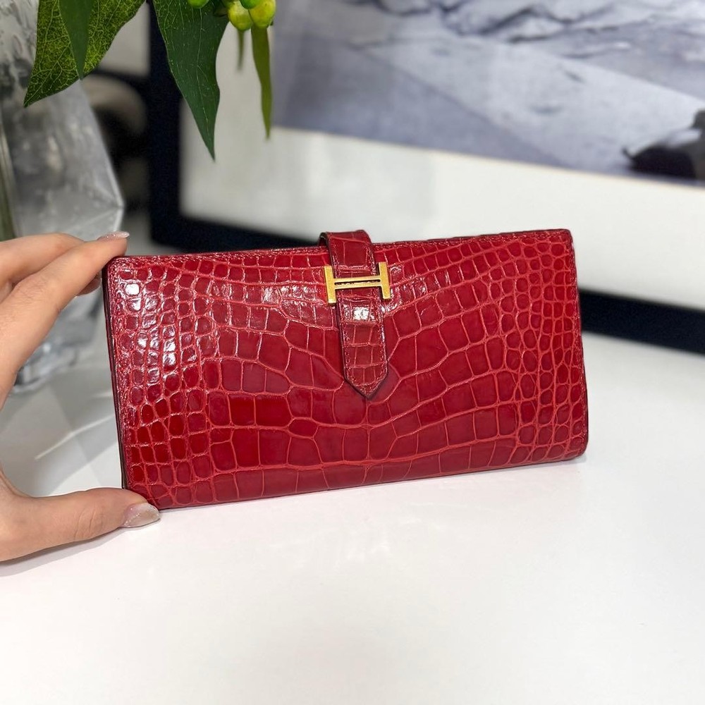 HERMES Bear Soufflé Alligator Red Long Wallet