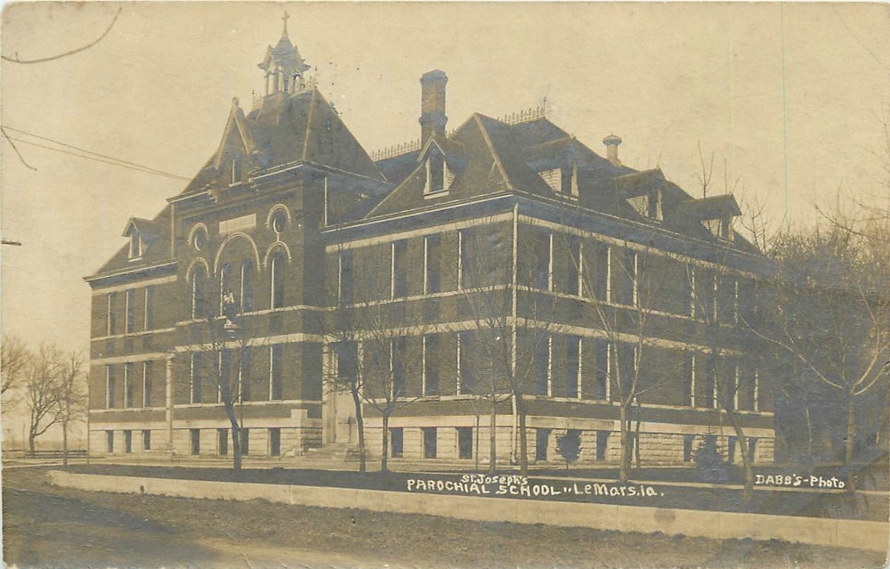 c1905 Le Mars Iowa Parochial Schools St. Joseph's RPPC Postcard 25-9417