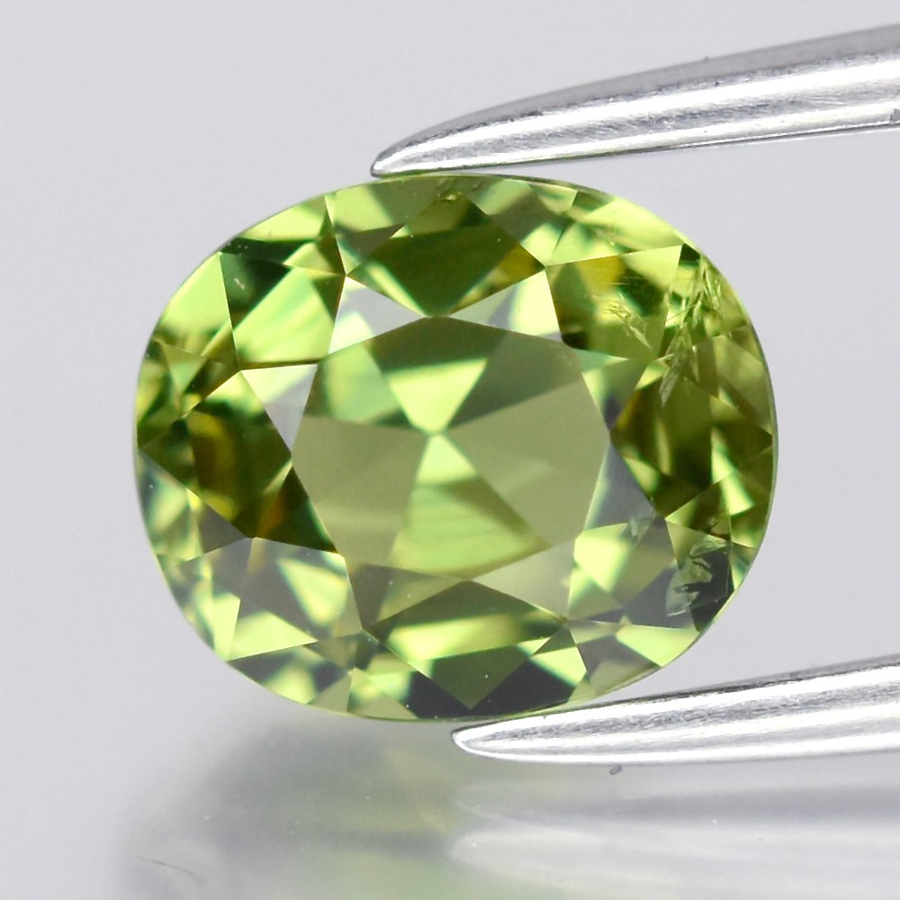 💎 1.16ct 6.5x5.5mm VS Oval Natural Green Sapphire - Unheated, Madagascar Gem