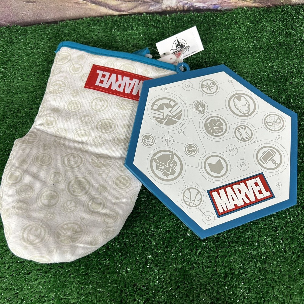 Disney Parks Marvel Oven Mitt and Hot Plate NWT UB