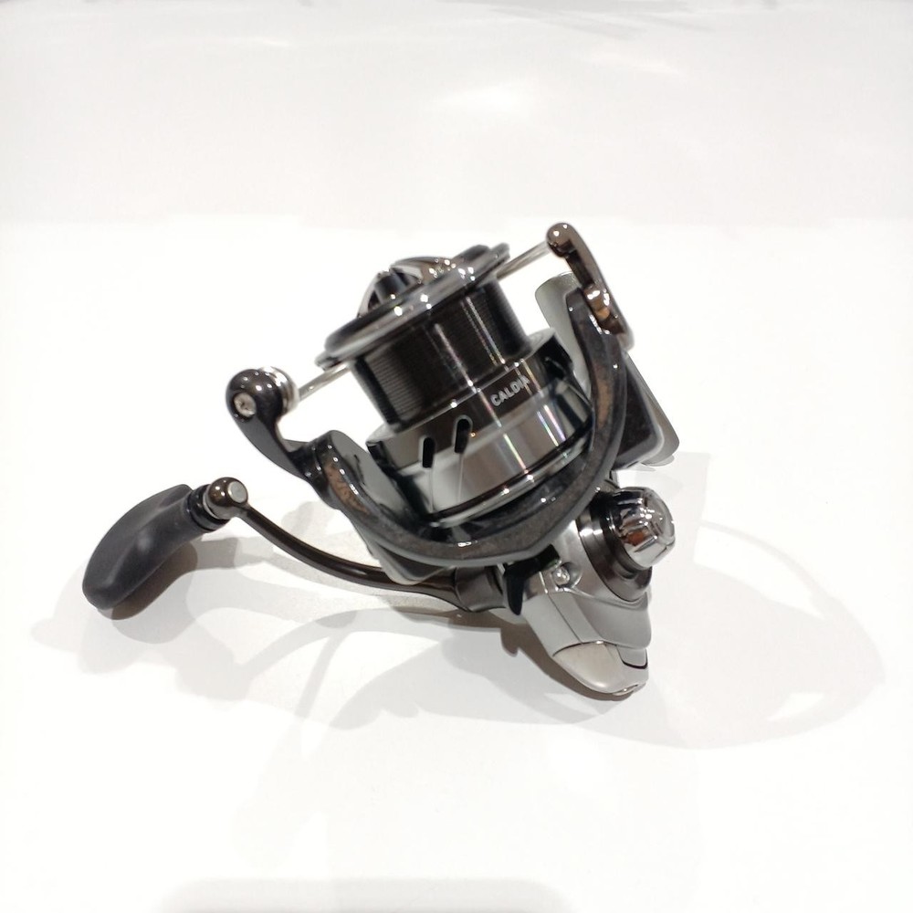 Daiwa Caldia LT 3000-CXH Lightweight Heavy Duty Spinning Reel