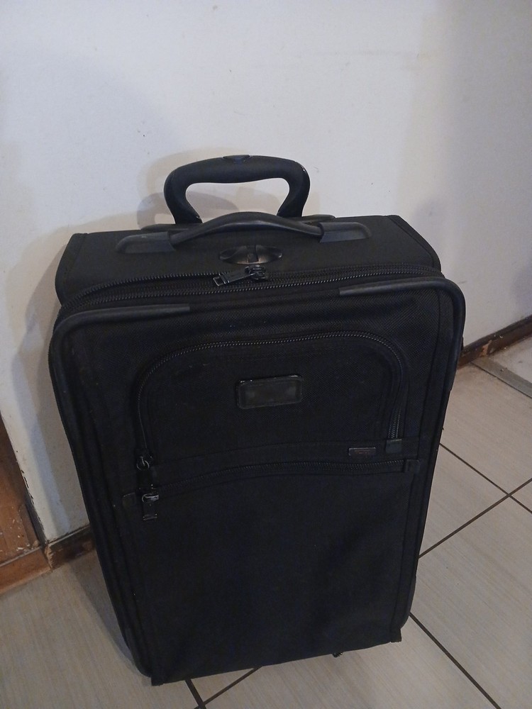 TUMI BLACK BALLISTIC EXPANDABLE CARRYON UPRIGHT WHEELED GARMENT 22020DH- GUC!