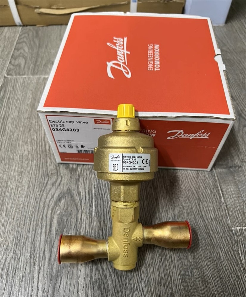 New Danfoss Electronic expansion valve ETS25 034G4203 Expedited Shipping
