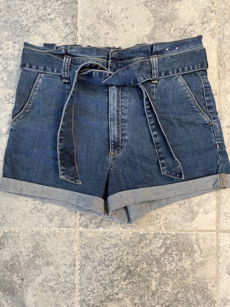 EXPRESS Women's Shortie Super High Rise Stretch Denim Shorts With Belt Size 10