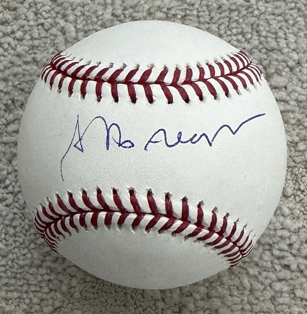 STEPHEN BREYER SIGNED BASEBALL - BECKETT COA