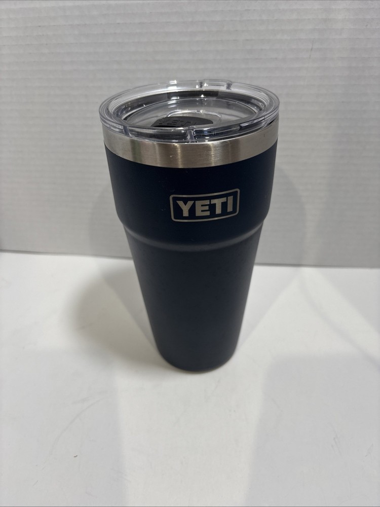 Yeti 26 Oz Rambler Tumbler with Slidelock Lid in Navy Blue Brand New