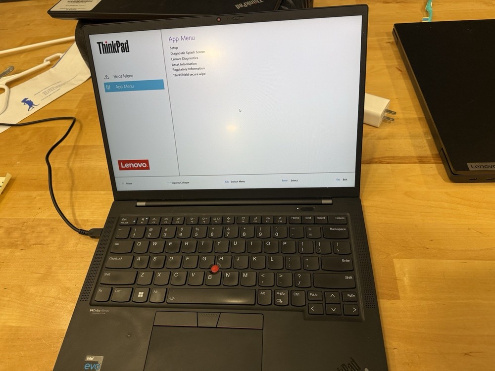 Lenovo X1 Carbon Gen 9 I7-1185G7, 32GB Ram, 256GB Windows 11