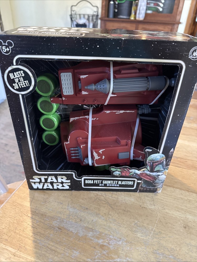 New Disney Parks Star Wars Boba Fett Gauntlet Blaster Disc Launcher Toy