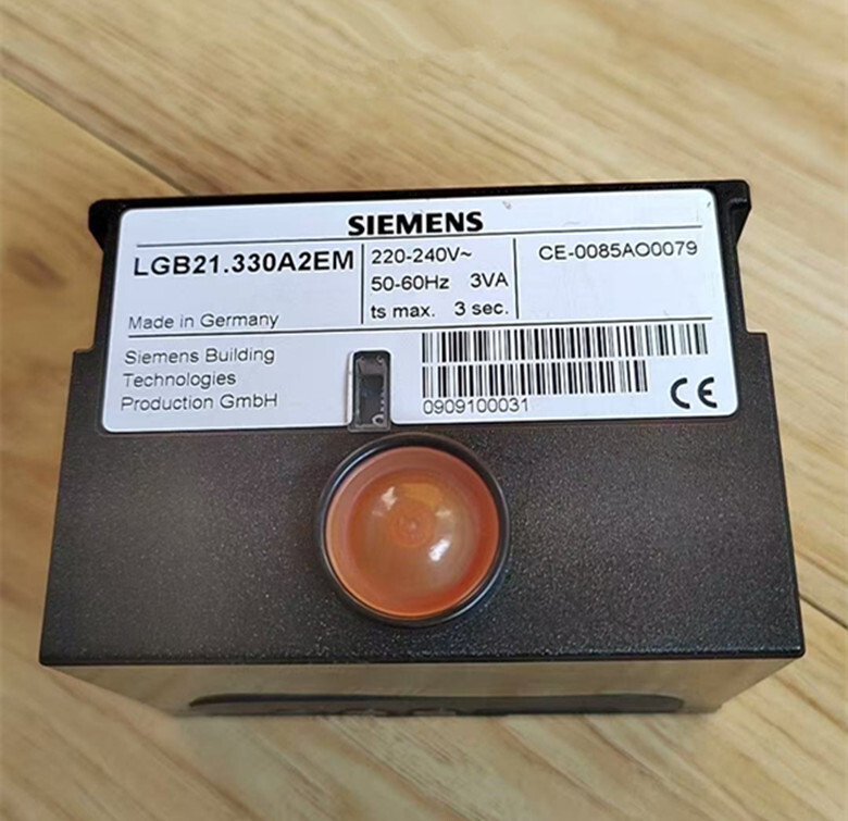 1PC Siemens LGB21.330A2EM Burner Controller New In Box Expedited Shipping