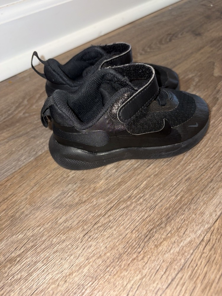 Nike Black Unisex Kids Athletic Sneaker 7C Hook & Loop Mesh Fabric