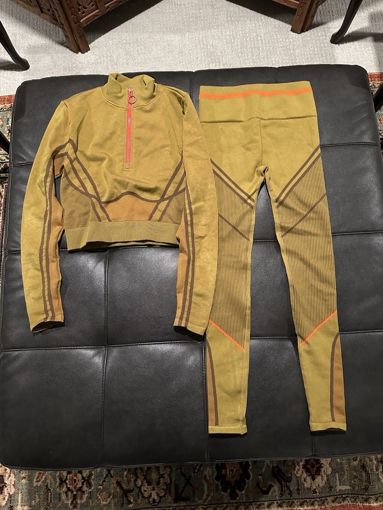 NWT Fabletics Seamless Set - Half Zip L/S and Legging Warm Olive Womens M