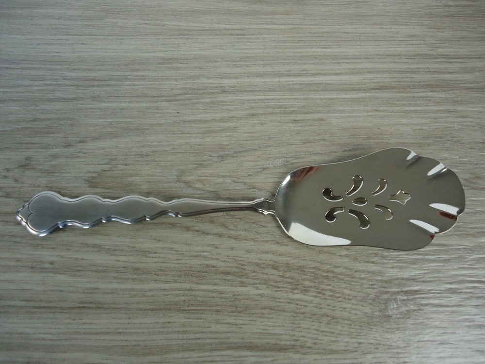 Oneida Valerie Distinctions Deluxe Stainless Steel Flatware Serving Spatula