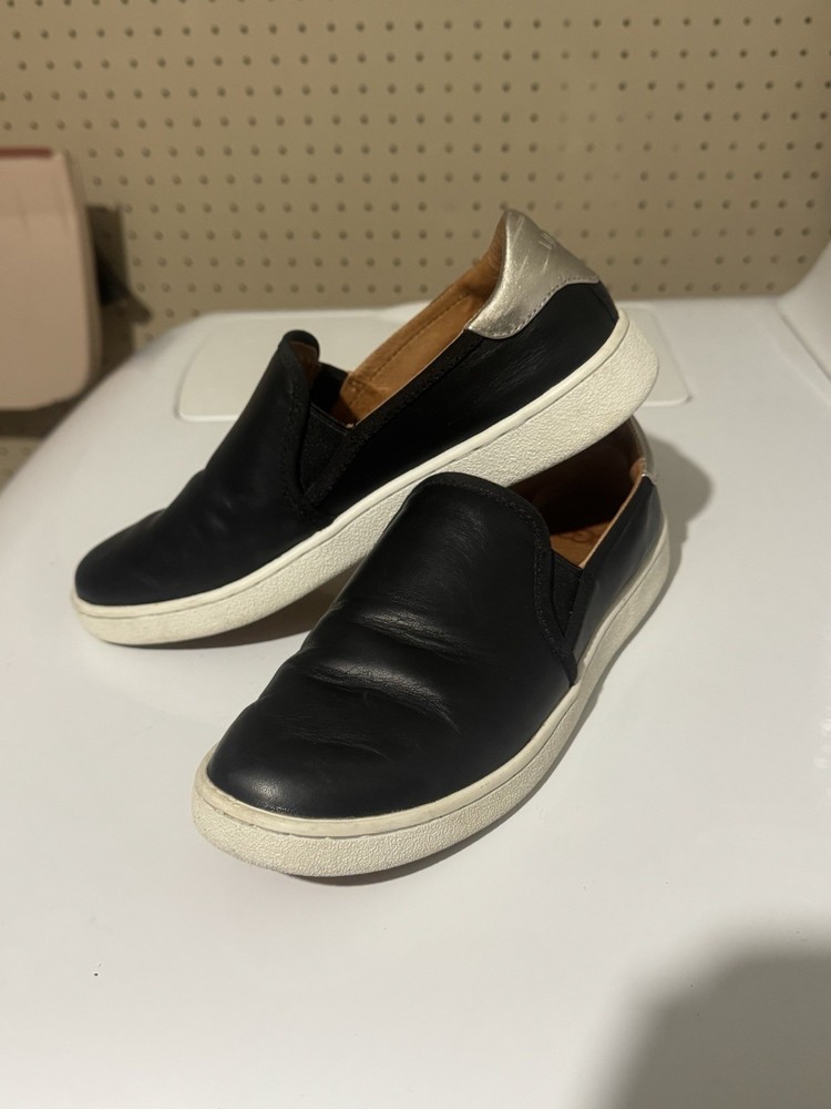 UGG Women's Cas Slip-On Sneakers Black Leather w/ Metallic Heel Size US 8