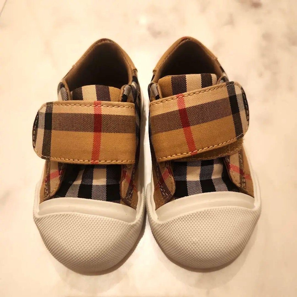 Burberry First Shoes