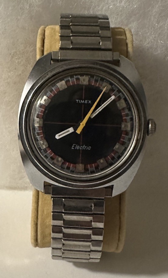 Vintage 70s 38mm Timex Electric Black Racing Dial SS Bracelet Working Watch