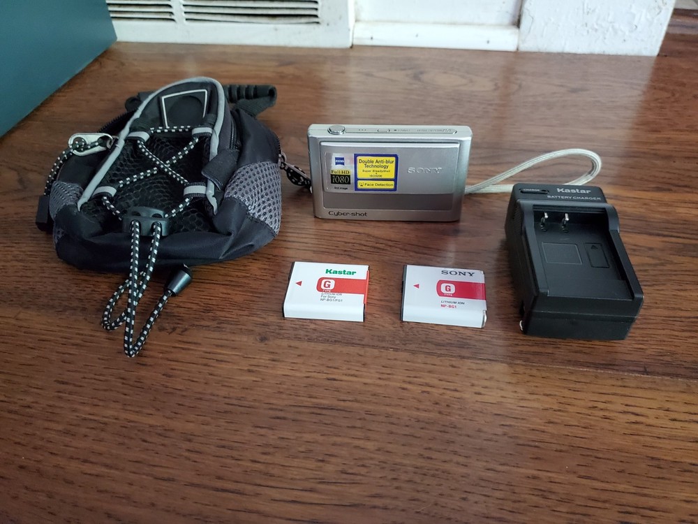 Sony Cyber-shot DSC-T20 8.1MP Digital Camera with 3x Optical Zoom Tested & Working