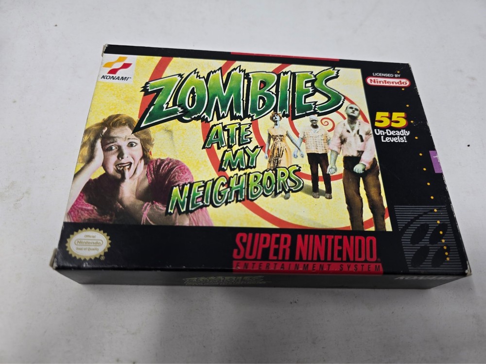 Zombies Ate My Neighbors (Super Nintendo Entertainment System, 1993) Complete