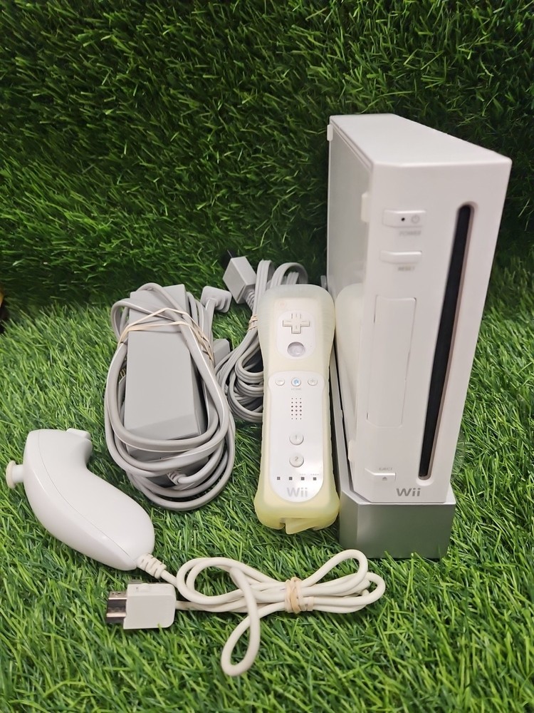 Nintendo Wii White Console RVL-001 System Bundle/w Remote And All Cords Tested