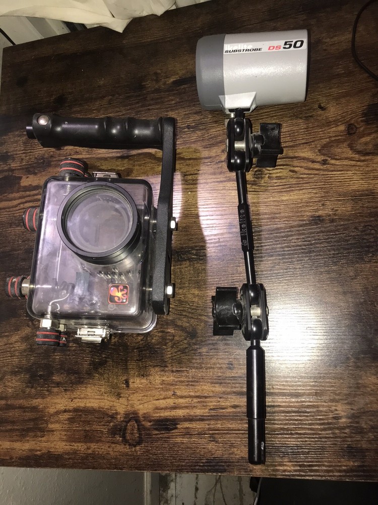 Ikelite Substrobe Ds50 Untested + Ikelite Digital Camera Underwater Holder