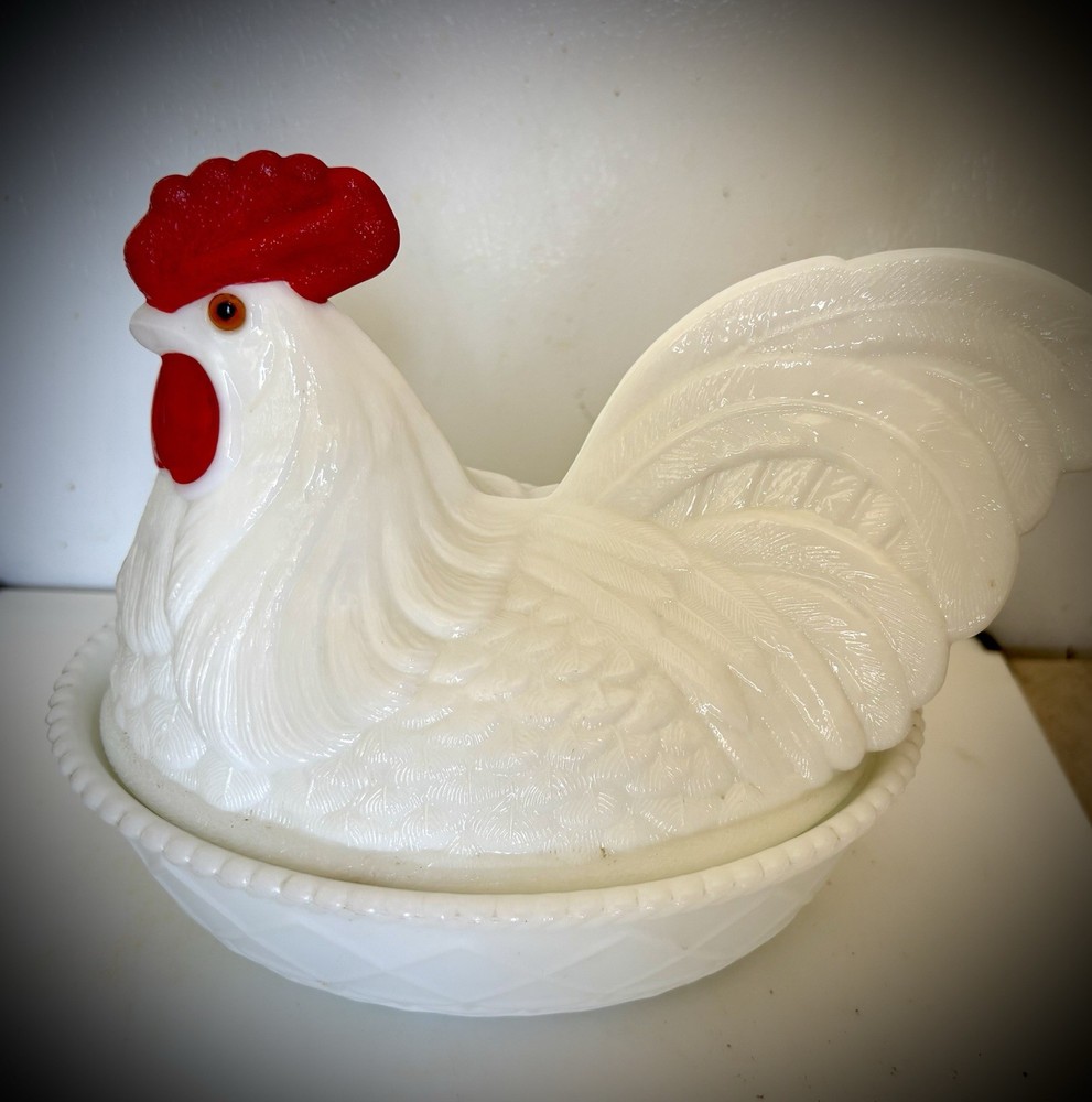 Vintage Westmoreland Large Hen on Nest Milk Glass Figurine