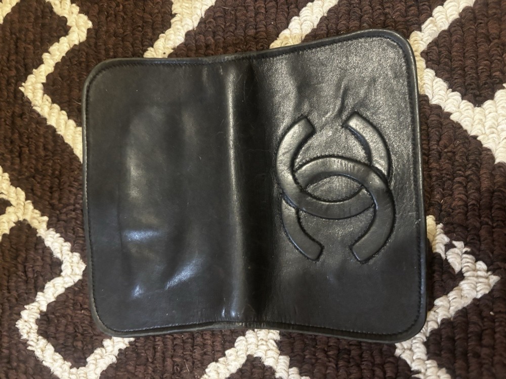 Chanel Vintage Black Leather Lambskin CC Long Wallet Pre-Loved 100% authentic