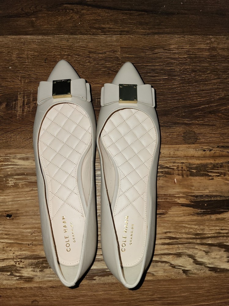 Cole Haan Tali Bow Skimmer Shoes Size 8b Tan And Golden Accent