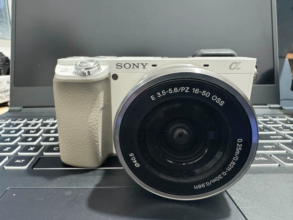 Sony Alpha a6100 Lens 16-50mm Mirrorless SLR Digital Camera w/Charger English