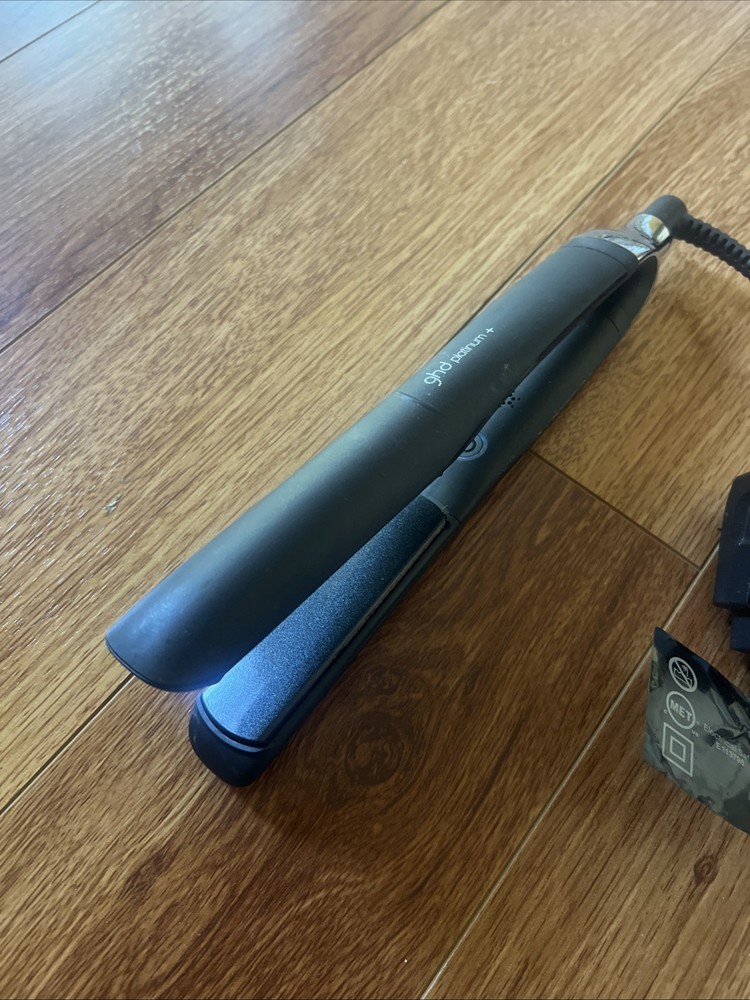 ghd Platinum+ Professional Styler Flat Iron Black Model S8T262 – Works Great