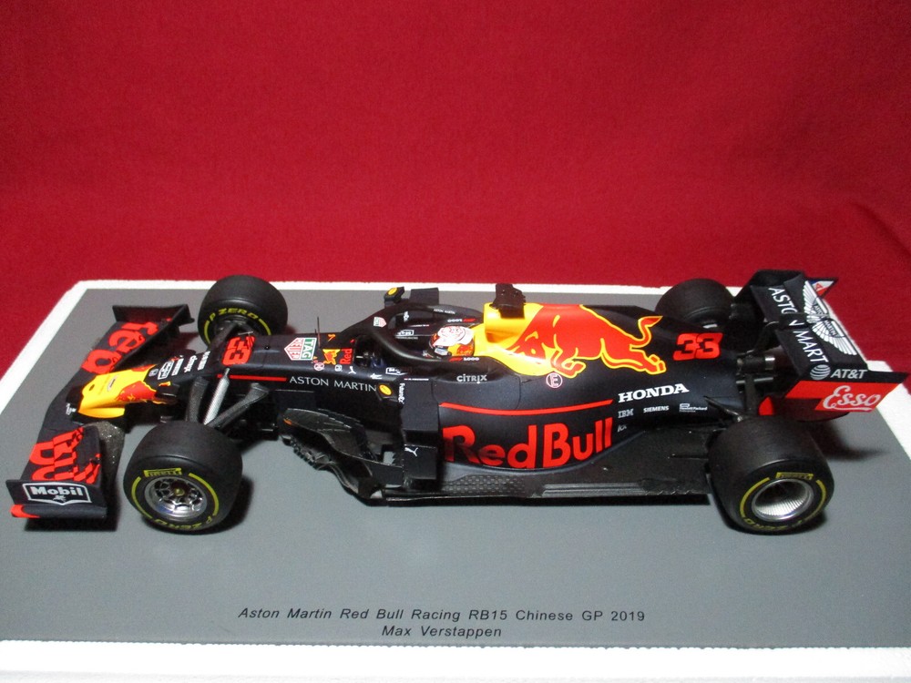 1:18 Scale Max Verstappen 2019 Aston Martin Racing RB15 F1 Chinese GP #33 Spark