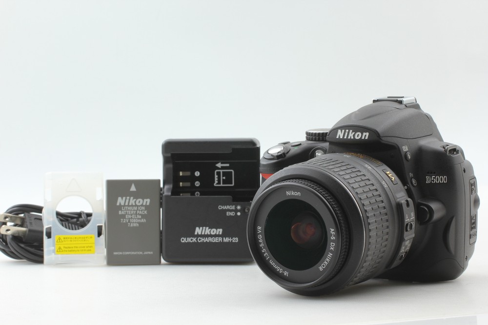 NEAR MINT+3 Nikon D5000 Digital SLR Camera + AF-S nikkor 18-55mm f3.5-5.6 JAPAN