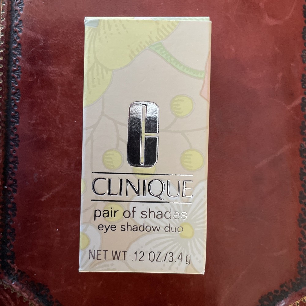 Clinique Pair Of Shades Eyeshadow Duo Grey On Grey .12 Oz 3.4g NIB