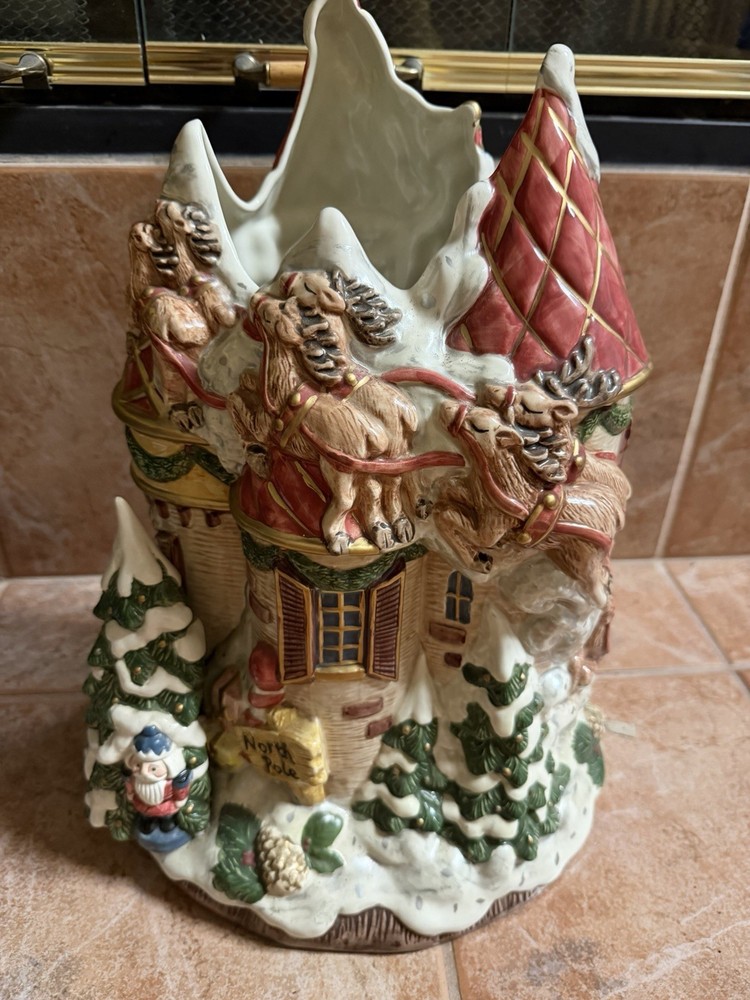 Fitz & Floyd Retired North Pole Castle Christmas Santa Kris Kringle Vase
